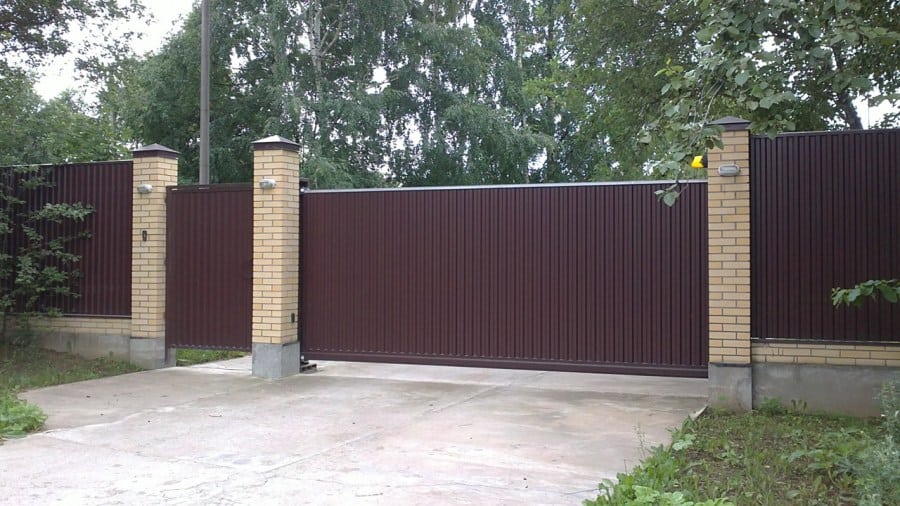 Заборы с воротами и калиткой